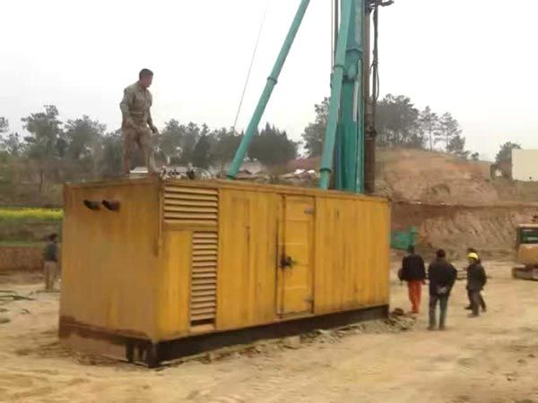 青山如何判断水冷式机油散热器密封件是否需要更换？